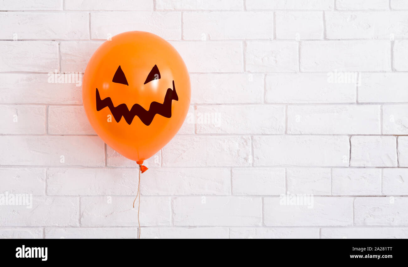 Ballon Halloween conceptuel pour partie avec sourire effrayant Banque D'Images