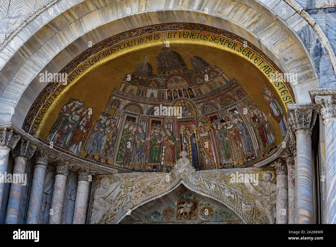 Narthex art représentant la mosaïque d'histoires de l'Ancien Testament, à l'extérieur de la Basilique de San Marco, Venise, Italie, Europe. Banque D'Images