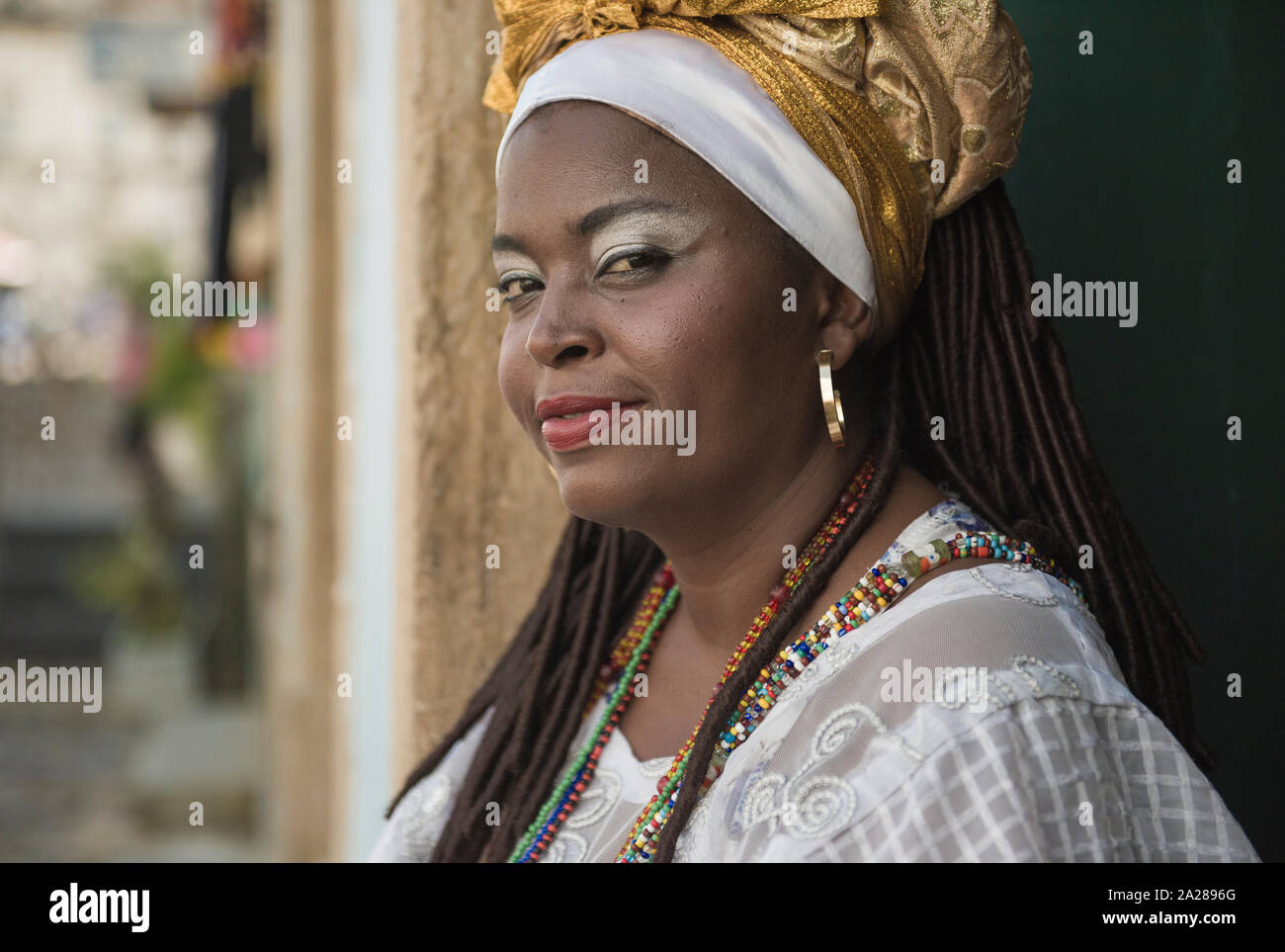 Baiana typique dans le Pelourinho, le quartier historique de Salvador Banque D'Images