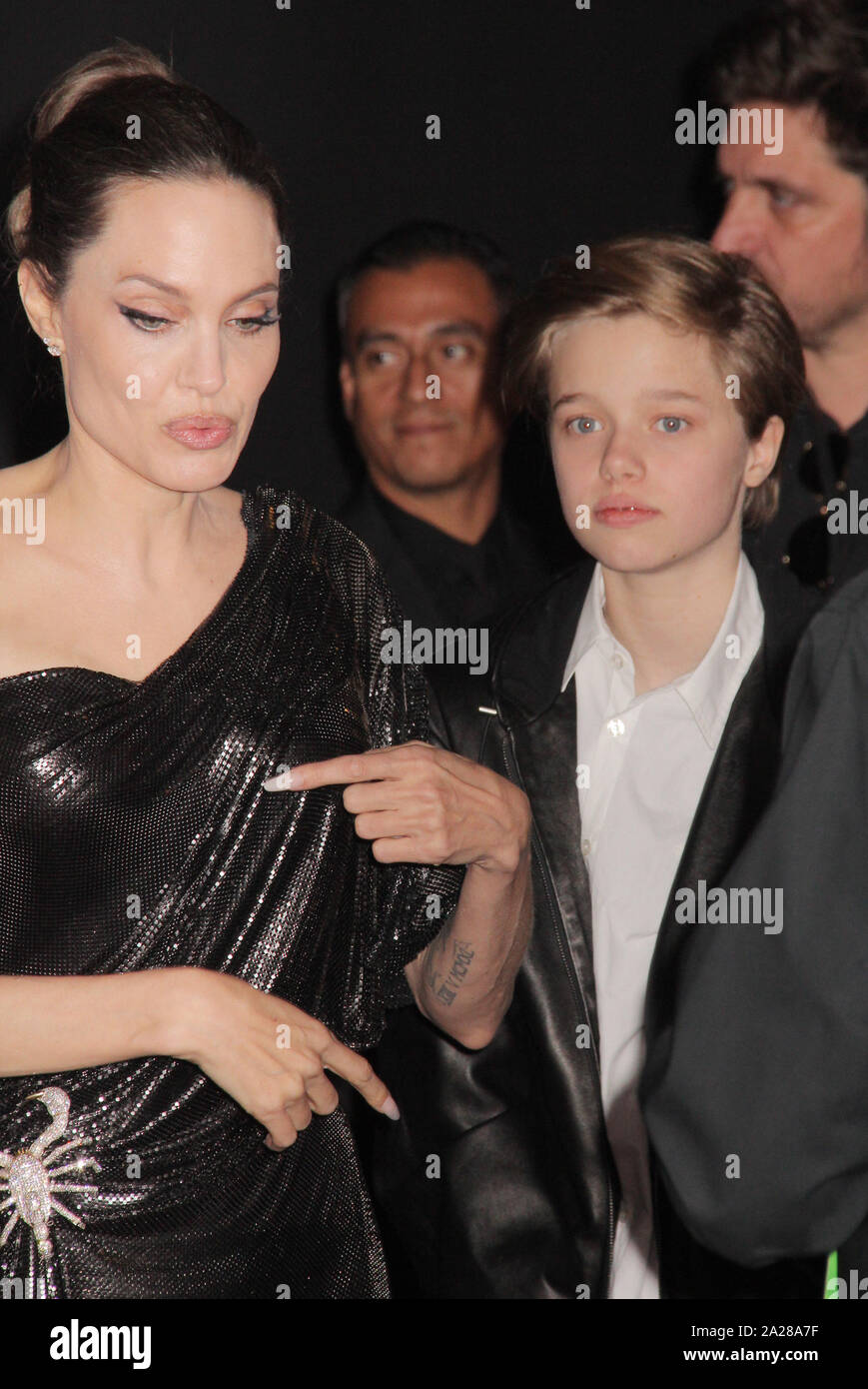 Los Angeles, USA. Sep 30, 2019. Angelina Jolie, Shiloh Nouvel Jolie-Pitt 09/30/2019 La première mondiale de 'Maleficent : maîtresse du Mal' tenue à la Le CapitanTheater à Los Angeles, CA Crédit : Cronos/Alamy Live News Banque D'Images