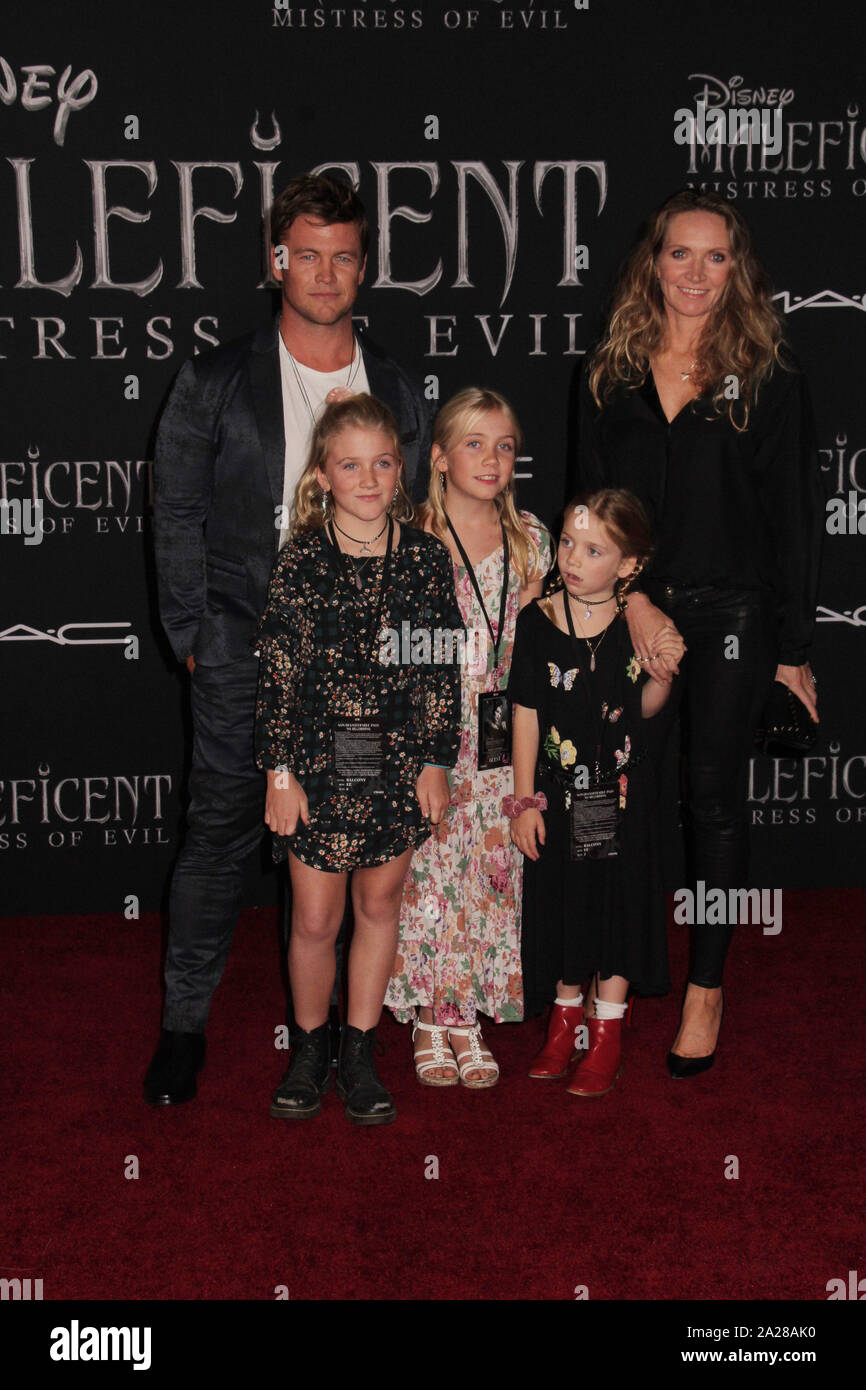 Holly hemsworth Banque de photographies et d’images à haute résolution