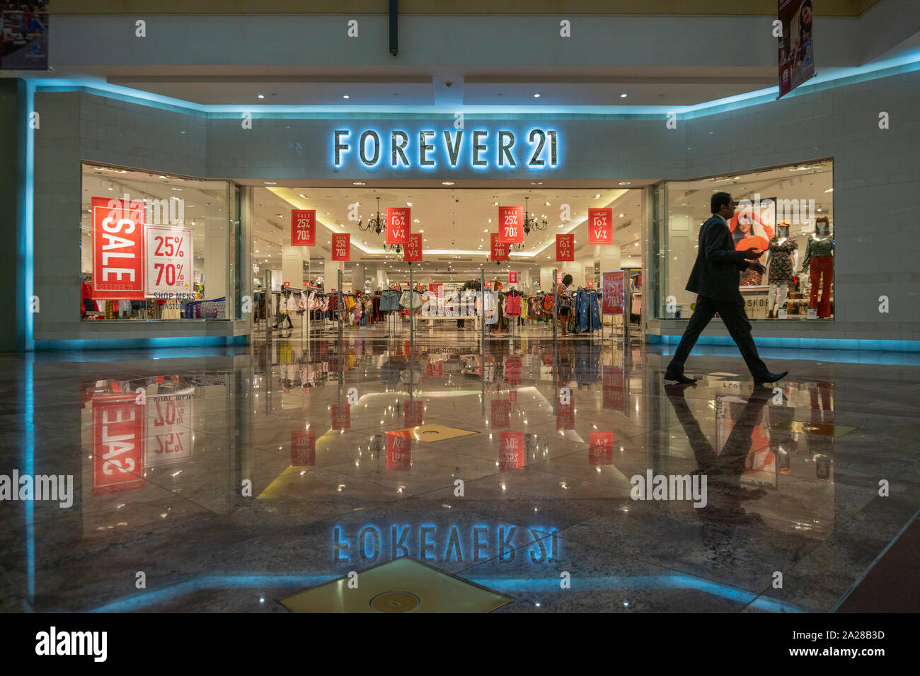 Détaillant de mode Forever 21 a déposé pour la protection contre la faillite aux États-Unis. La société a déclaré qu'elle envisage de quitter la plupart des endroits en Asie et Banque D'Images