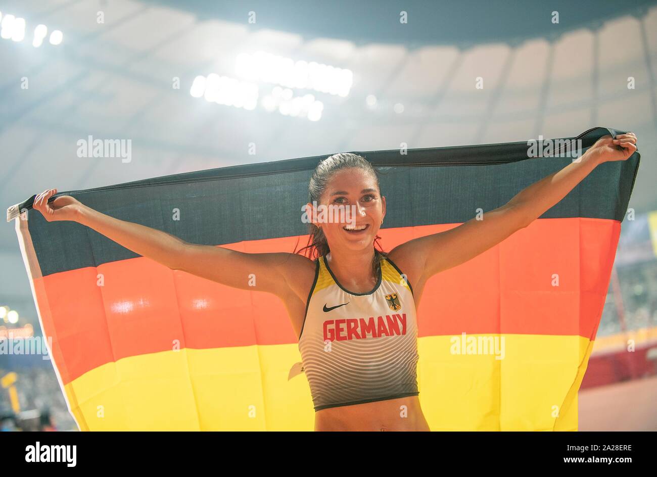 Doha, Qatar. 30Th Sep 2019. jubilation Gesa Felicitas Krause (Allemagne/3ème place) avec le drapeau. 3000m finale Women's Obstacle, sur 30.09.2019 Championnats du monde d'athlétisme 2019 à Doha/Qatar, à partir de la 27.09. - 10.10.2019. Utilisation dans le monde entier | Credit : dpa/Alamy Live News Crédit : afp photo alliance/Alamy Live News Banque D'Images