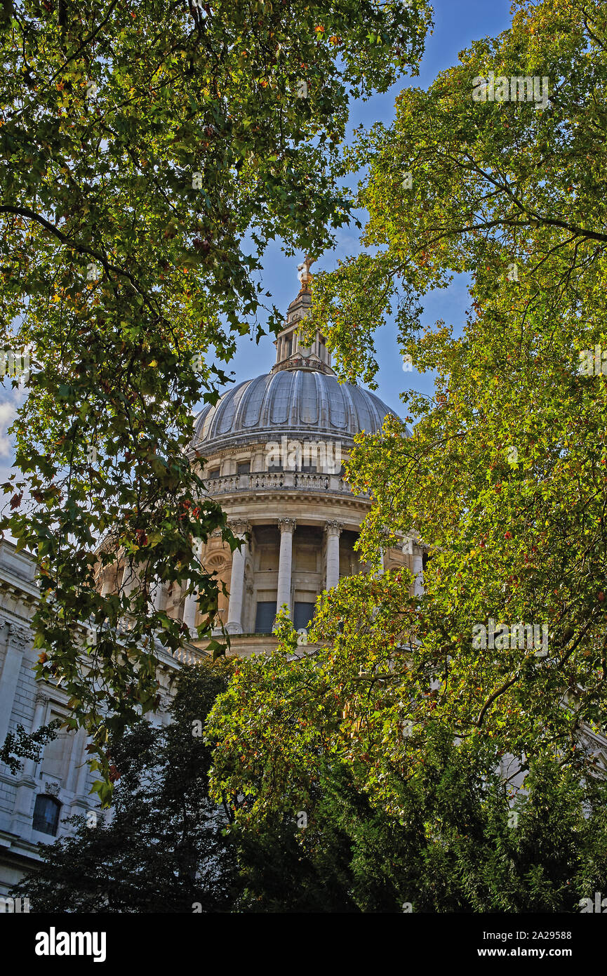 La Cathédrale St Paul, London- conçu par Sir Christopher Wren et l'emblématique monument de Londres. Banque D'Images