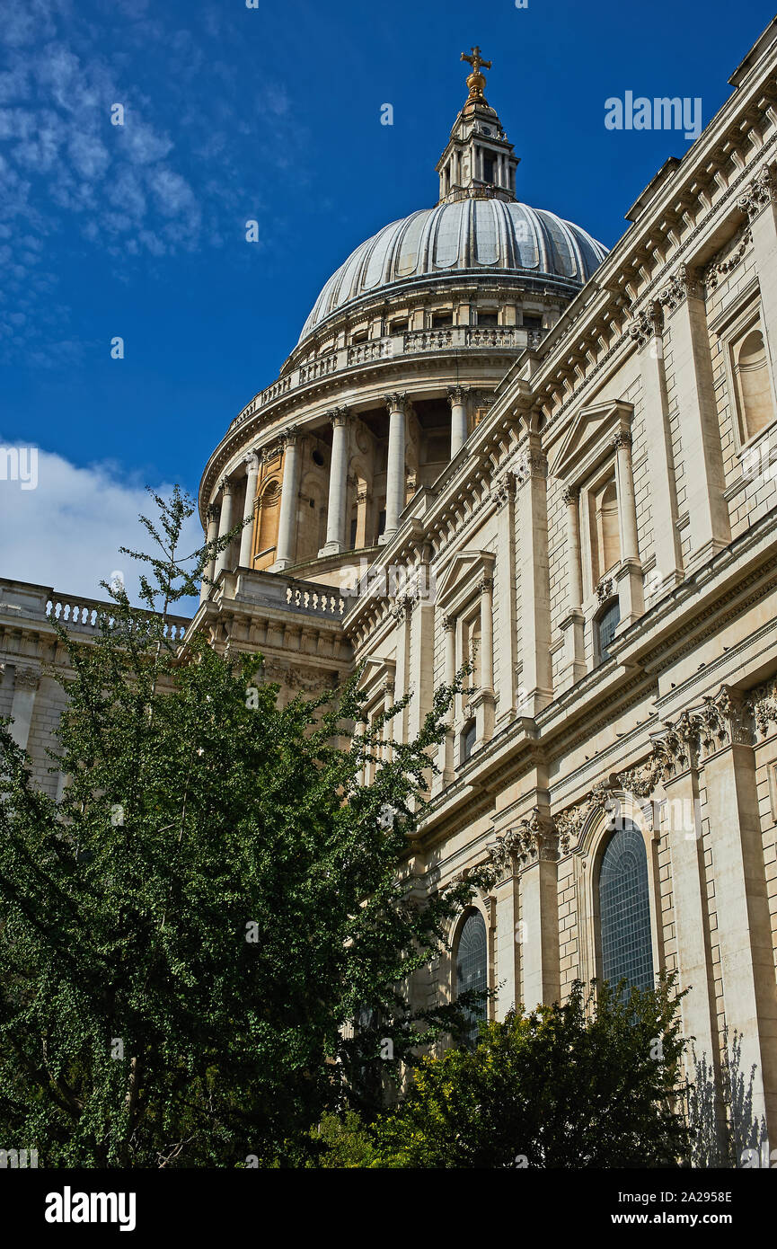 La Cathédrale St Paul, London- conçu par Sir Christopher Wren et l'emblématique monument de Londres. Banque D'Images