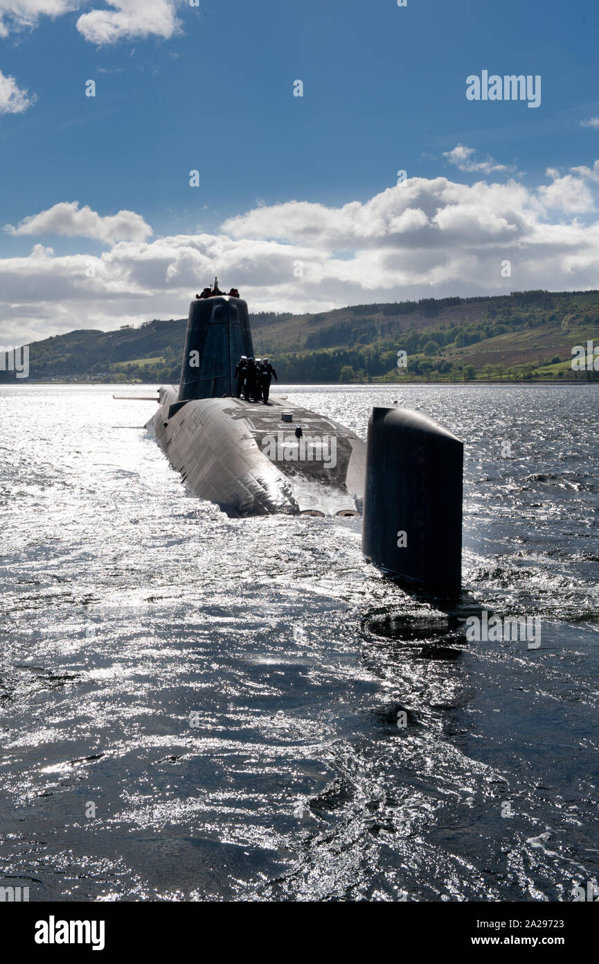 Le sous-marin nucléaire britannique le HMS Astute au large de la côte écossaise Banque D'Images