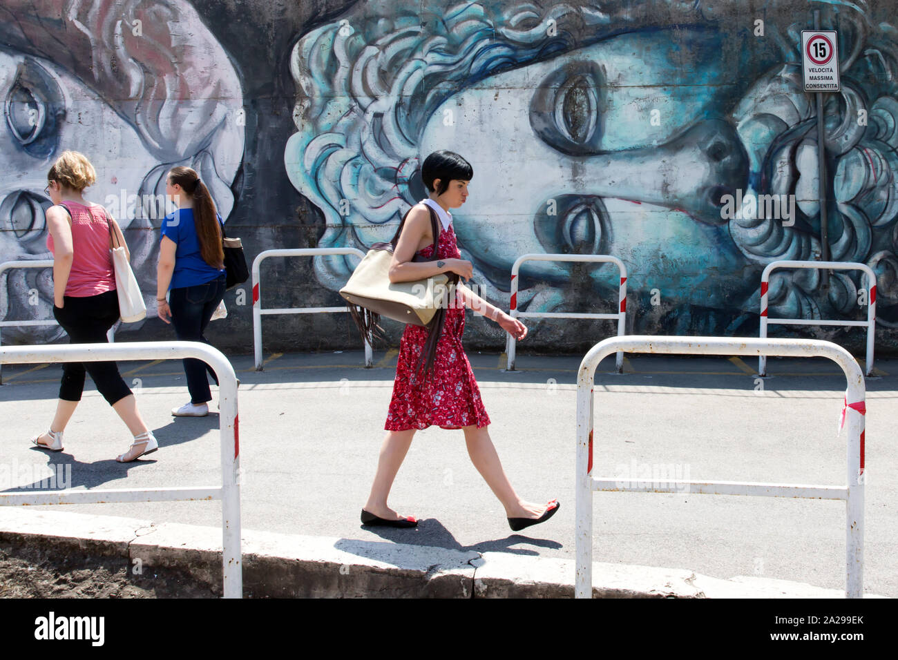 Street art par Rome Carlos Atoche à la faculté de psychologie de l'université La Sapienza Banque D'Images