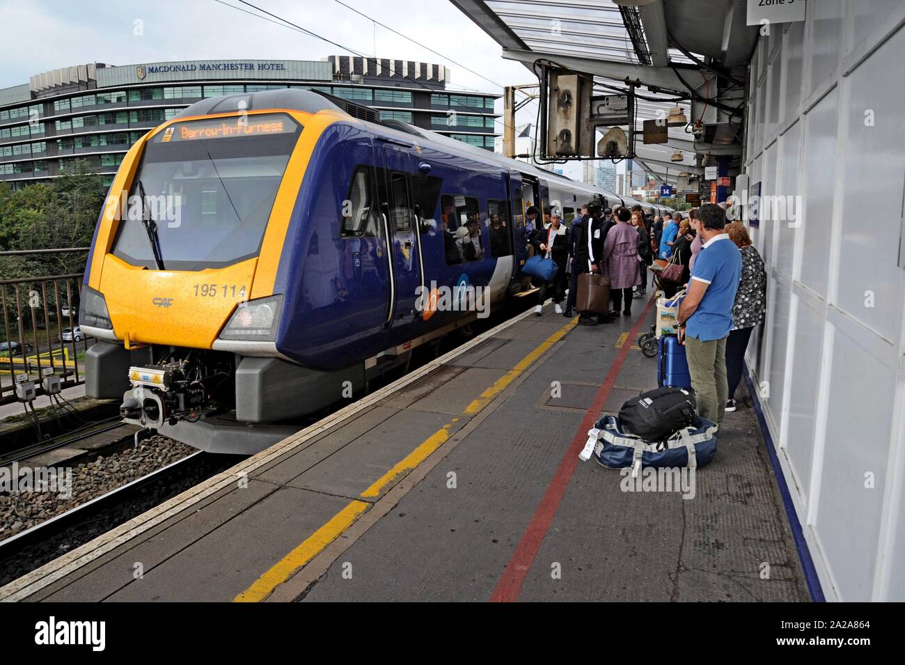 Une nouvelle classe du Nord 195 Civity DMU vu à la gare Manchester Piccadilly. Banque D'Images