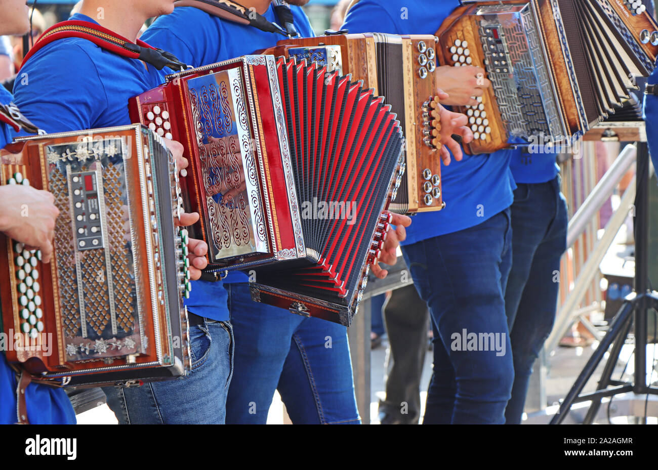 Joueur d'harmonica anciennes Banque de photographies et d’images à