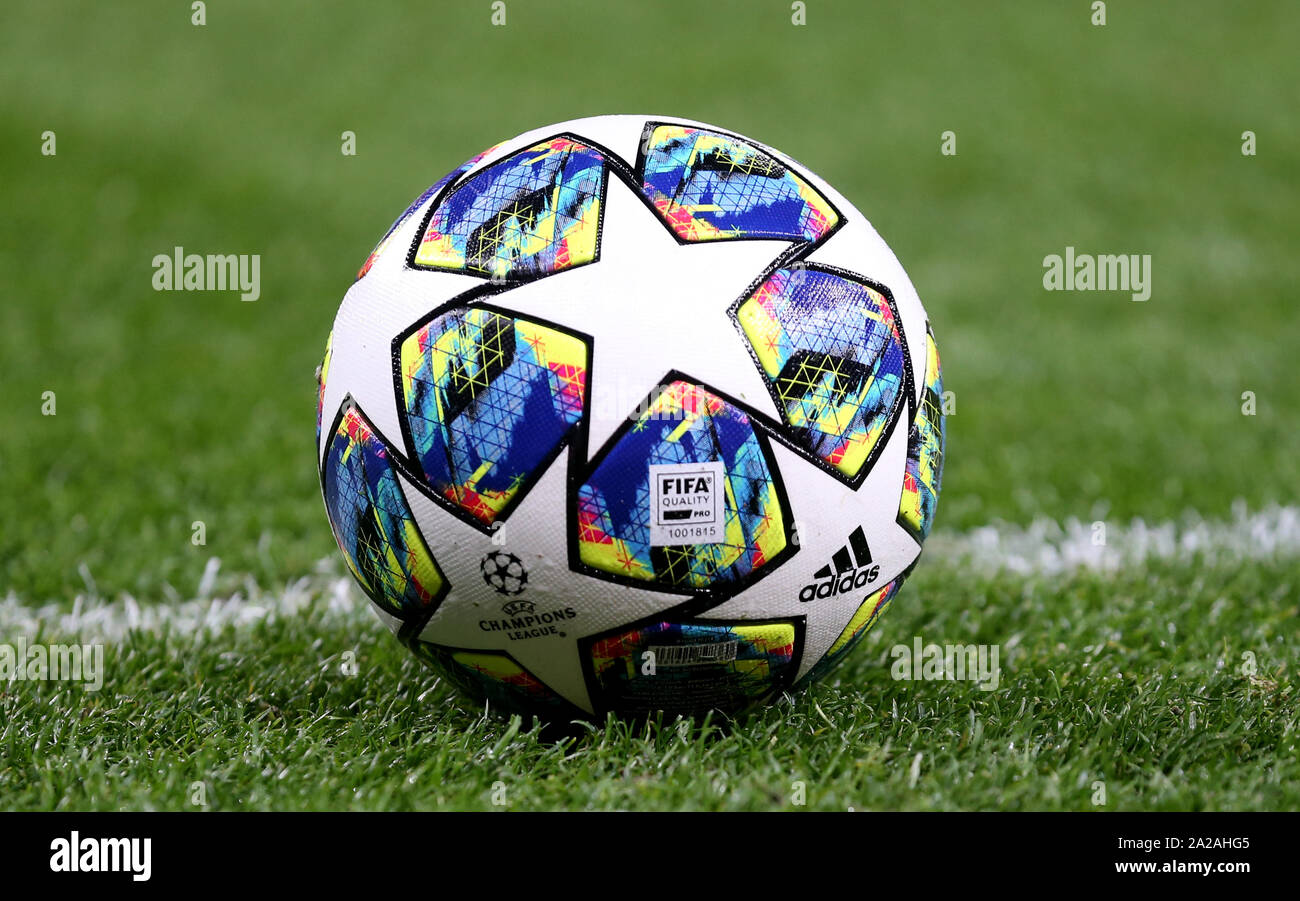 Un Match Ball Adidas pendant les match de la Ligue des Champions à Tottenham Hotspur Stadium, Londres. Banque D'Images