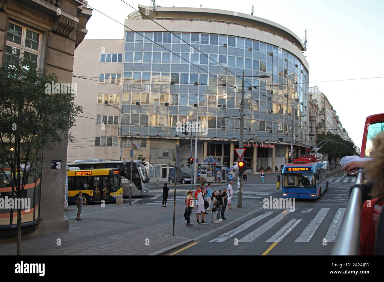 Intersection de la rue Kralja Milana et Prince Milos rues, Belgrade, Serbie. Banque D'Images