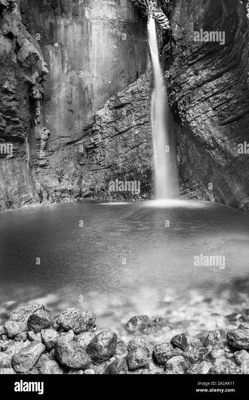 Kozjak Cascade. L'eau émeraude. Caporetto, la Slovénie. Banque D'Images