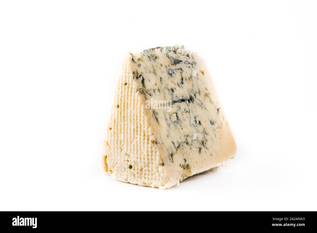 Tranche de fromage bleu isolé sur fond blanc Banque D'Images