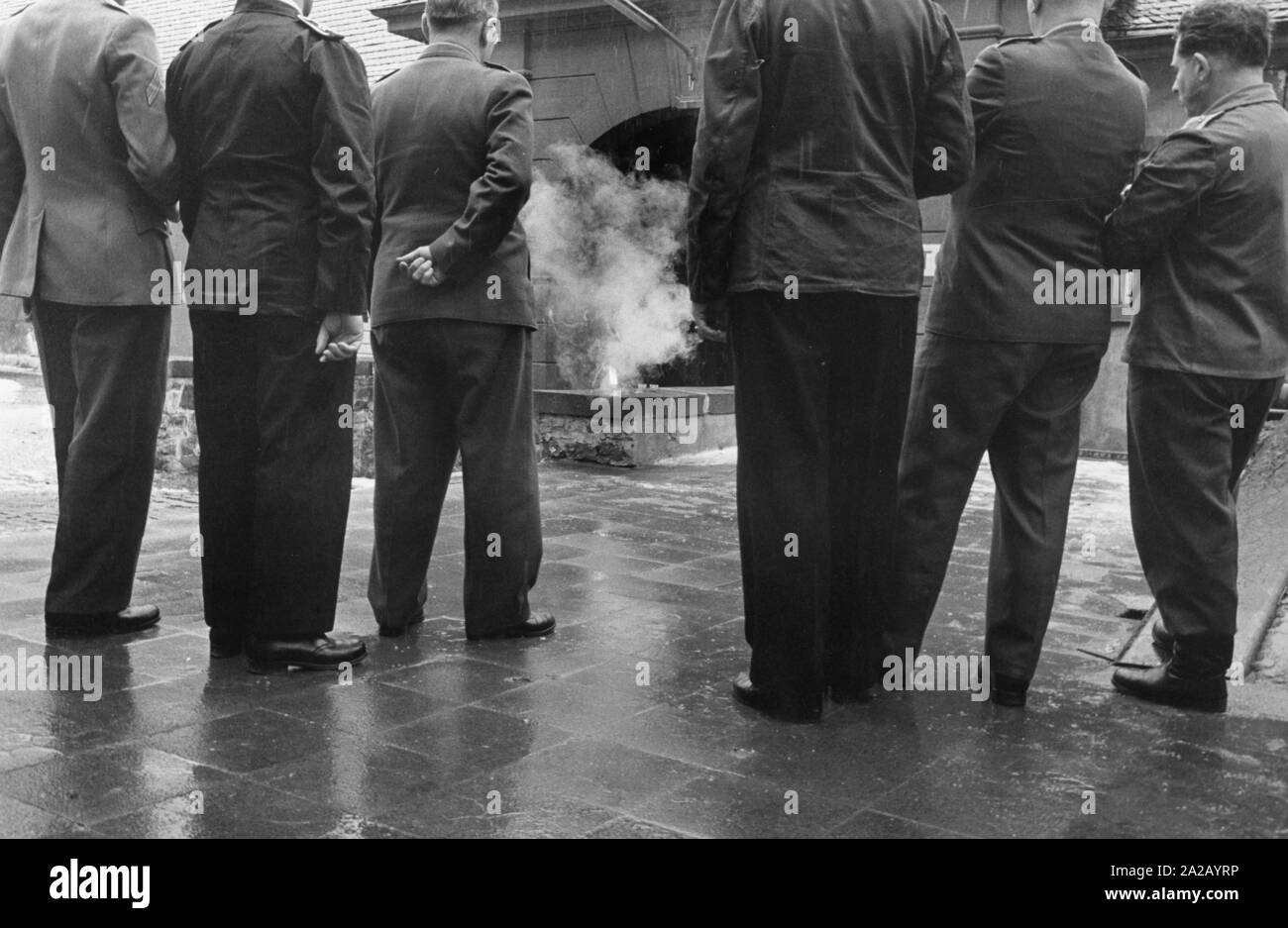 Regardez une démonstration d'instruction des officiers. Banque D'Images