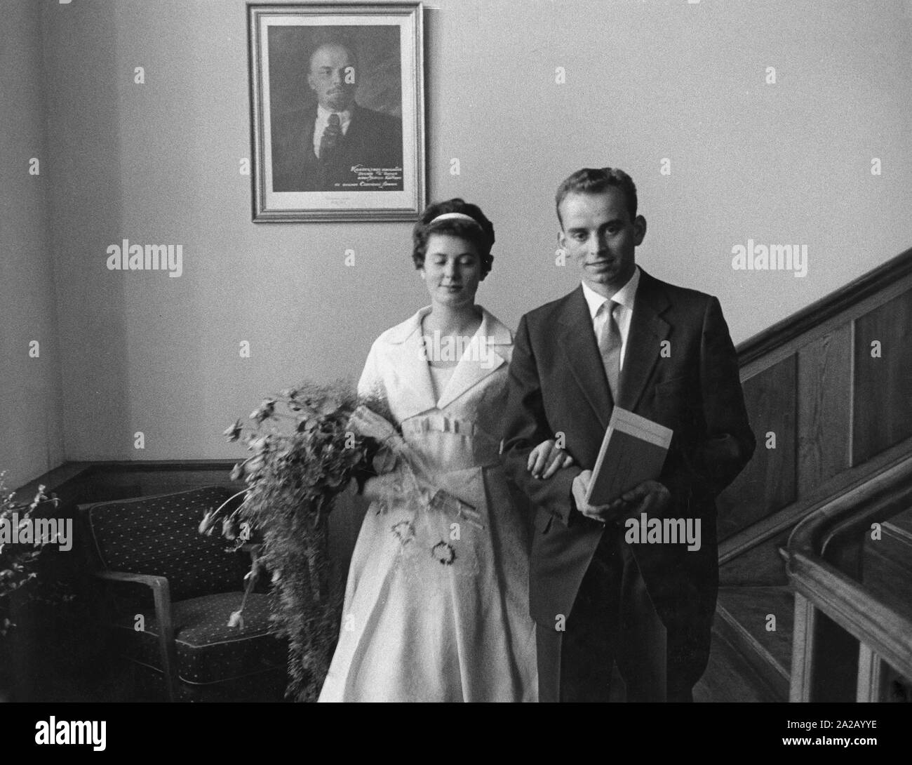 Après une cérémonie de mariage socialiste à Dresde. Banque D'Images