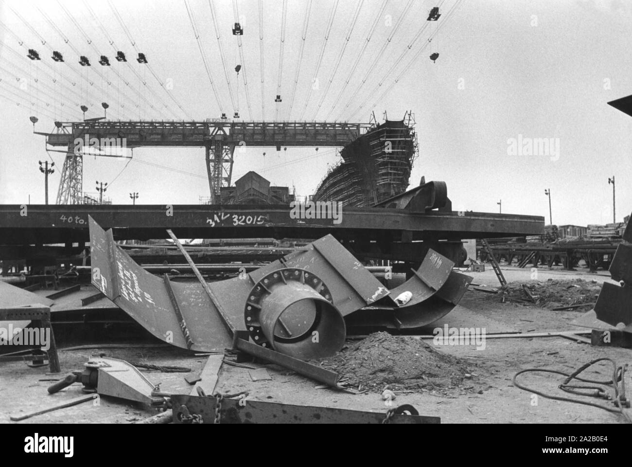 Travailler dans le chantier naval de Warnow à Rostock. Banque D'Images