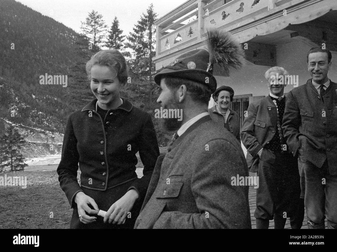 Excursion de la haute noblesse autour de Léopold III, Roi des Belges, à Hinterriss dans le Tyrol. La photo montre la Princesse Maria Gabriella de Savoie. Banque D'Images