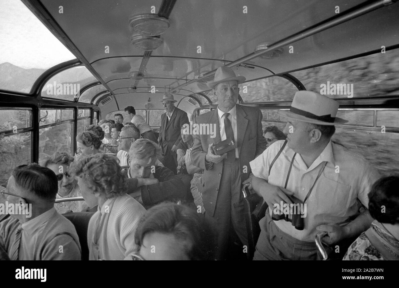 Ce bus de touristes lecteurs Kehlsteinhaus. Banque D'Images