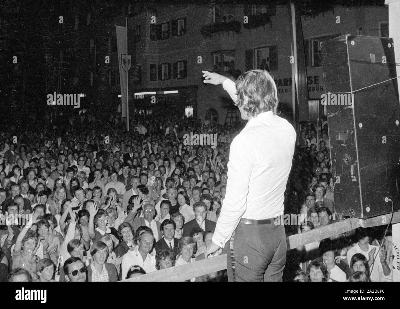 Le chanteur Udo Juergens lors d'un concert à Kitzbuehel Kitzbuehel en faveur de la maternelle. Banque D'Images