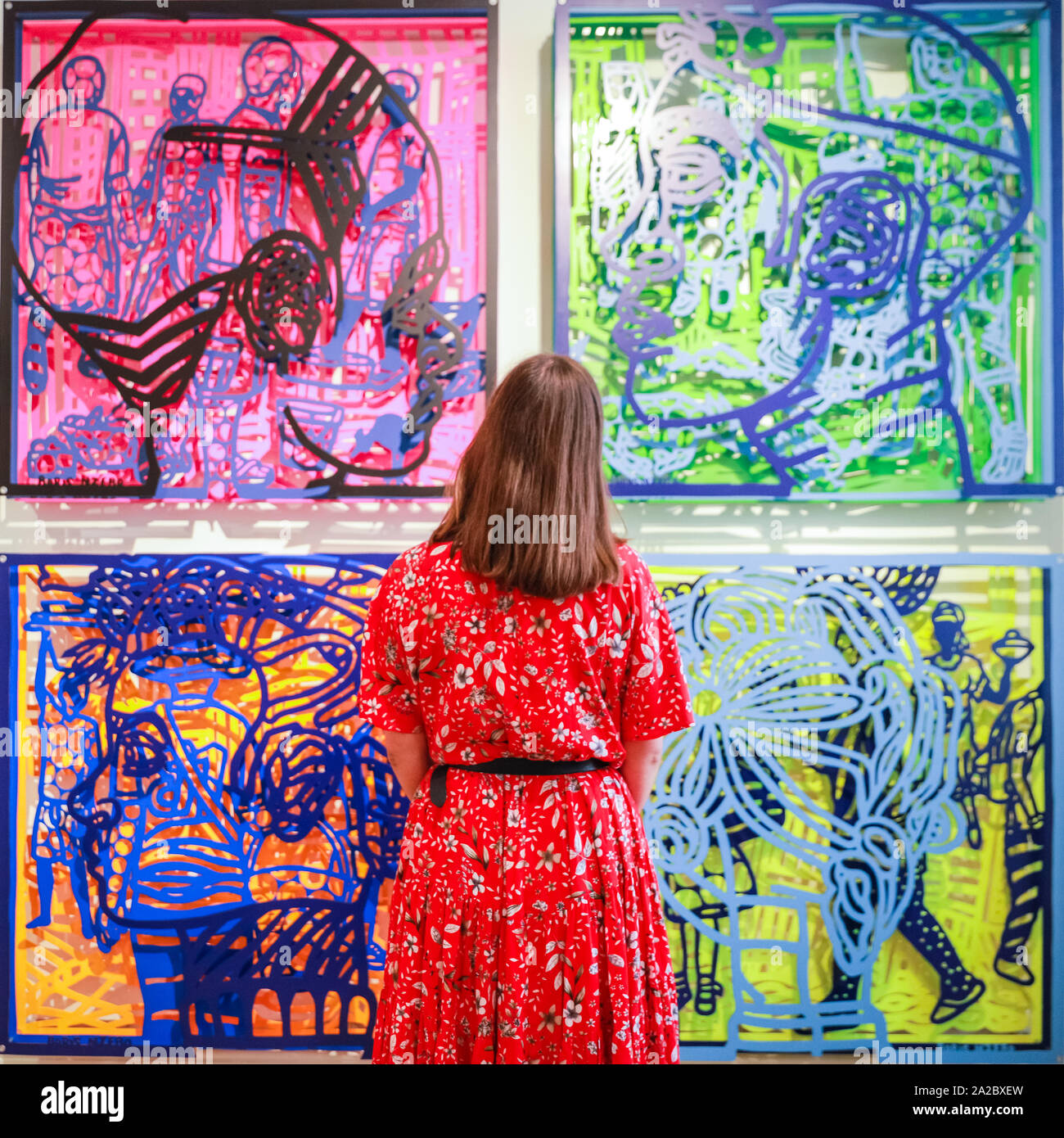 Somerset House, Londres, Royaume-Uni, 02 Oct 2019. Boris Nzebo pose un assistant 'Vitesse' du démon (1-4) d'art, présenté par Jack Bell Gallery. Somerset House, en partenariat avec 1-54, présente la foire d'Art Contemporain Africain, maintenant dans sa 7e année à Somerset House. La foire est 3-6 Oct et réunit 45 grandes galeries avec plus de 140 artistes. Credit : Imageplotter/Alamy Live News Banque D'Images