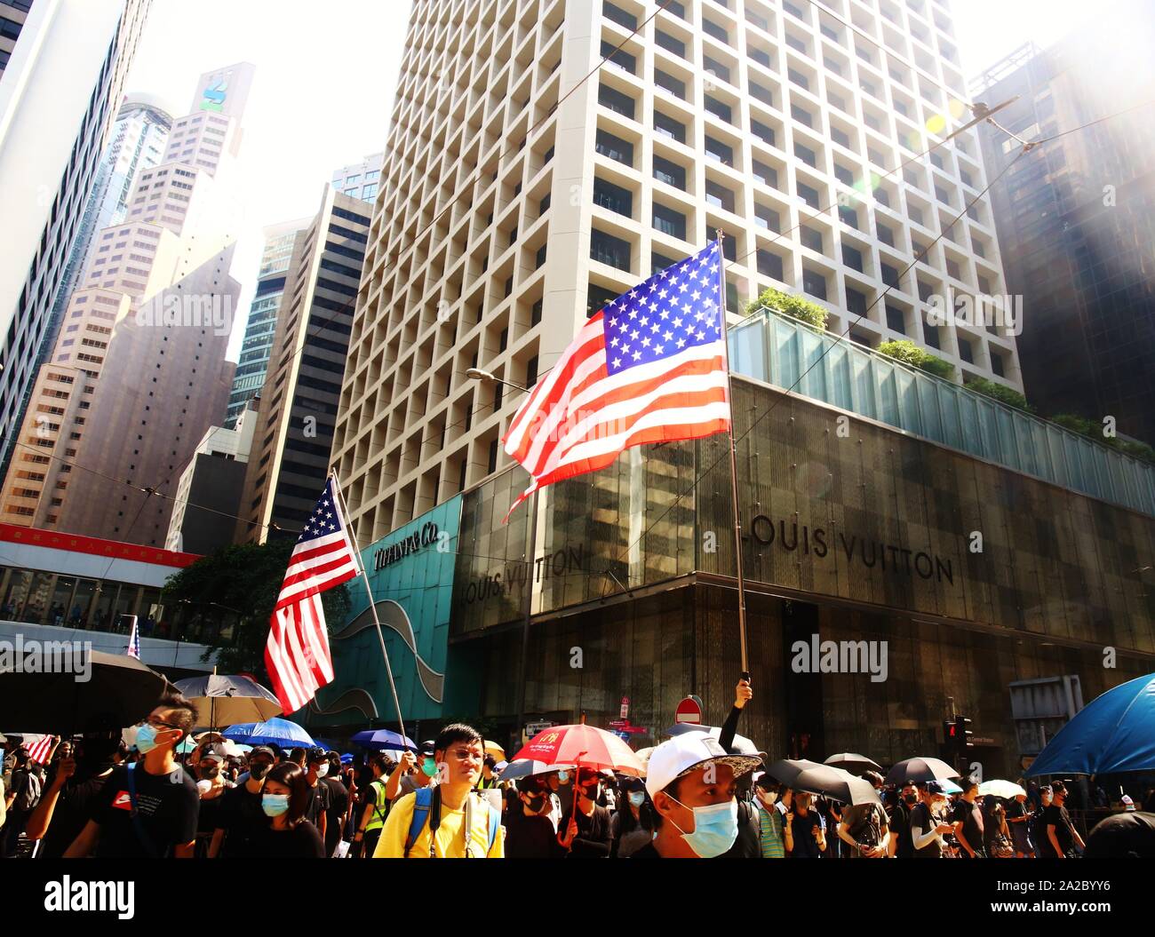 Hong Kong, Chine. 1er octobre 2019. Des milliers de manifestants pro-démocratie mars par plusieurs districts de Hong Kong à la 70e anniversaire de la Journée nationale de la Chine. Les manifestants sont considérés ici dans un mars non autorisée de Causeway Bay à Central. Banque D'Images