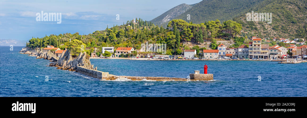 Croatie - le panorama de Trpanj, sur la péninsule de Peliesac. Banque D'Images