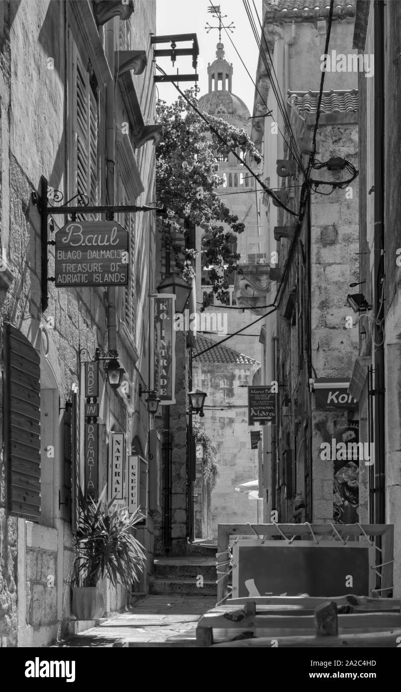 KORCULA, Croatie - 5 septembre 2018 : l'un ailse de la vieille ville. Banque D'Images