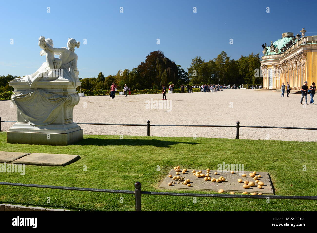 Frédéric le Grand tombeau. Palais de Sanssouci et le parc. Potsdam. Allemagne Banque D'Images