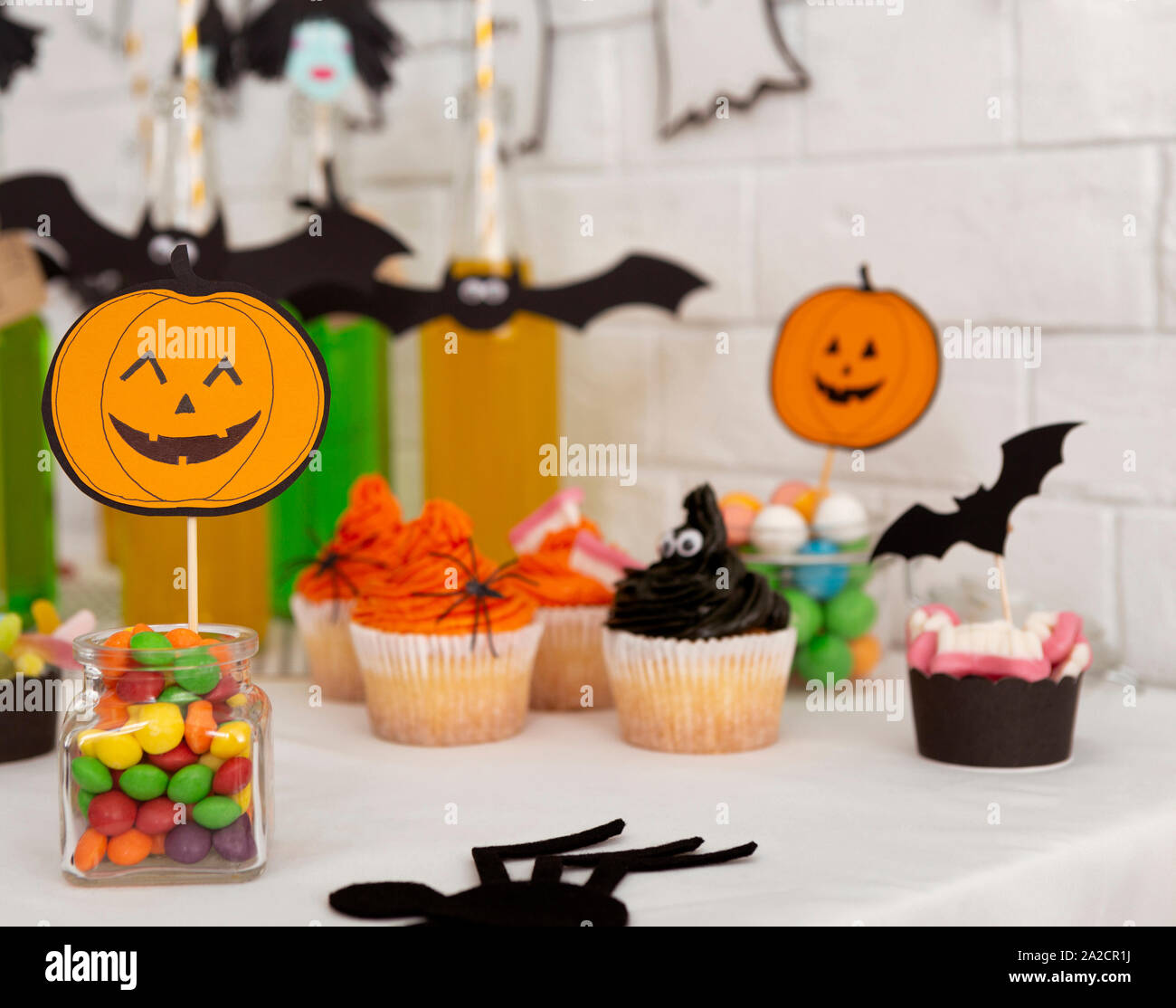 Happy Halloween party avec chiffres citrouille souriante Banque D'Images