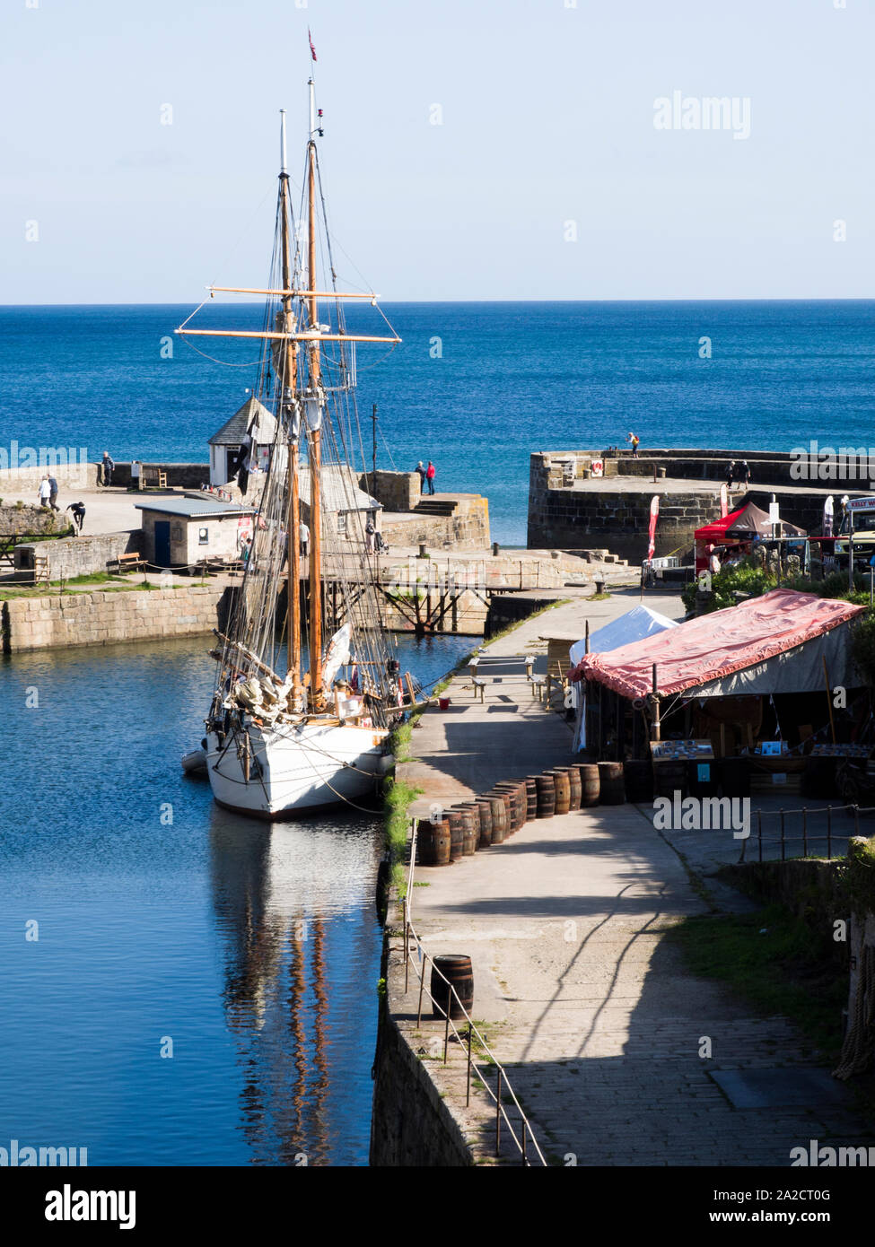 Anny grand voilier au port de Charlestown, Cornwall, UK Banque D'Images
