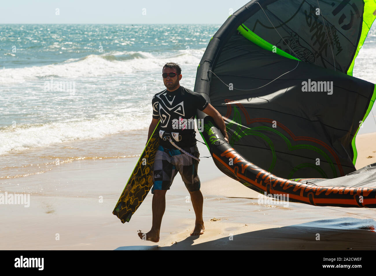 Kiteboarden Banque de photographies et d’images à haute résolution Alamy