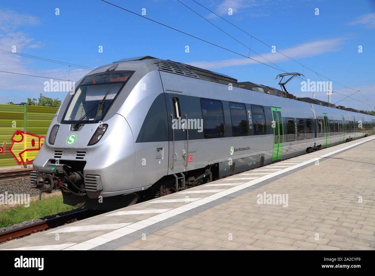 LEIPZIG, ALLEMAGNE - le 9 mai 2018 : les transports en train de S-Bahn Mitteldeutschland. Le train est exploité par DB Région. C'est Bombardier Banque D'Images