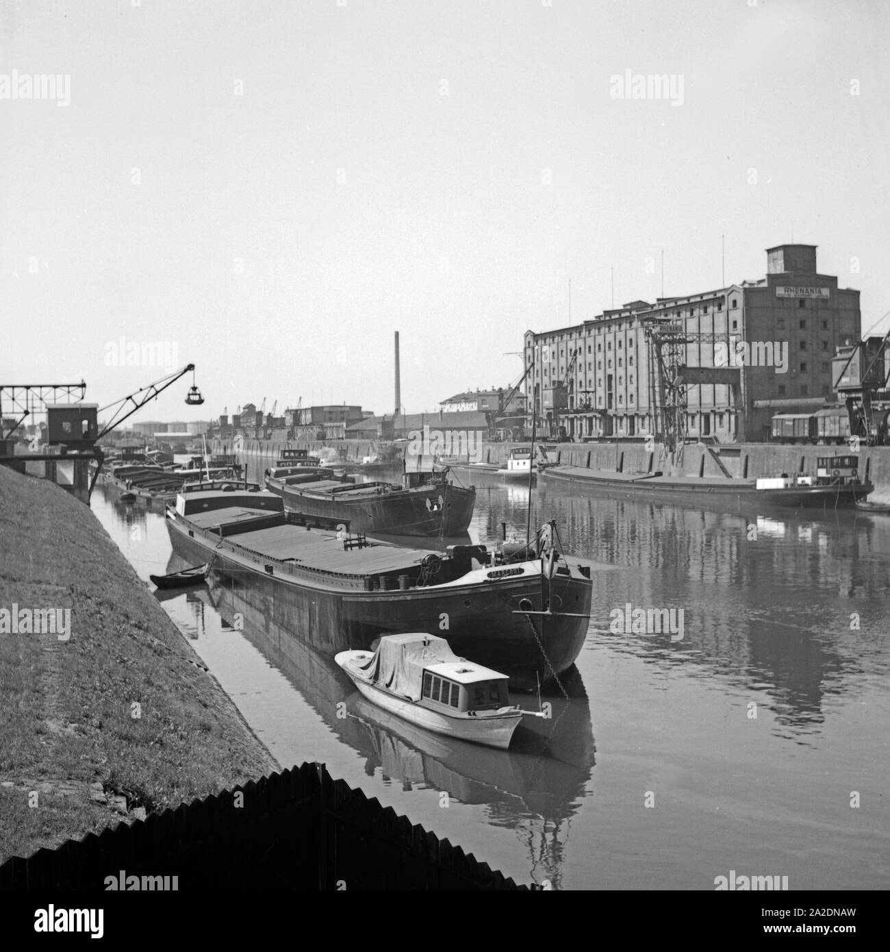 Im Hafen von Ludwigshafen am Rhein, Allemagne Allemagne Années 1930 er Jahre. Port à Ludwigshafen, Allemagne 1930. Banque D'Images