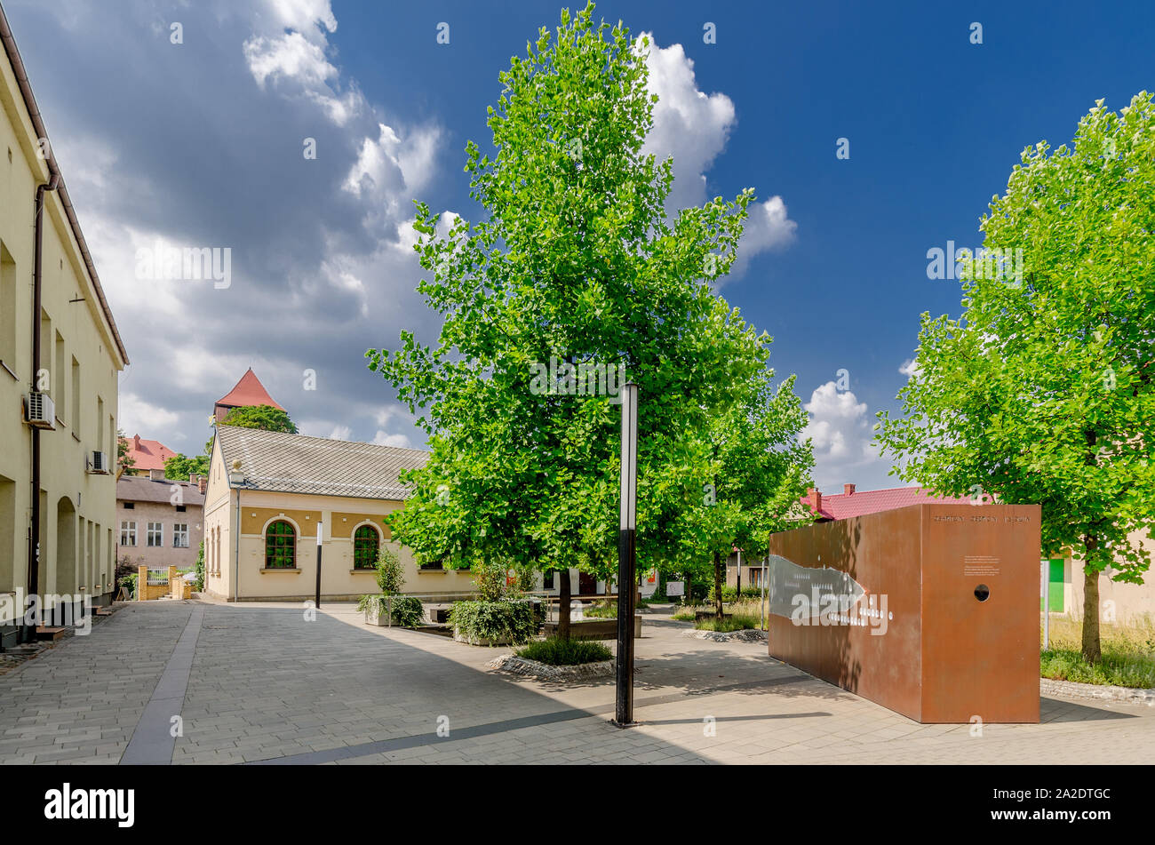 Oswiecim (pl. : Auschwitz), Malopolskie province. La synagogue et la partie externe de l'exposition du Musée Juif de Banque D'Images