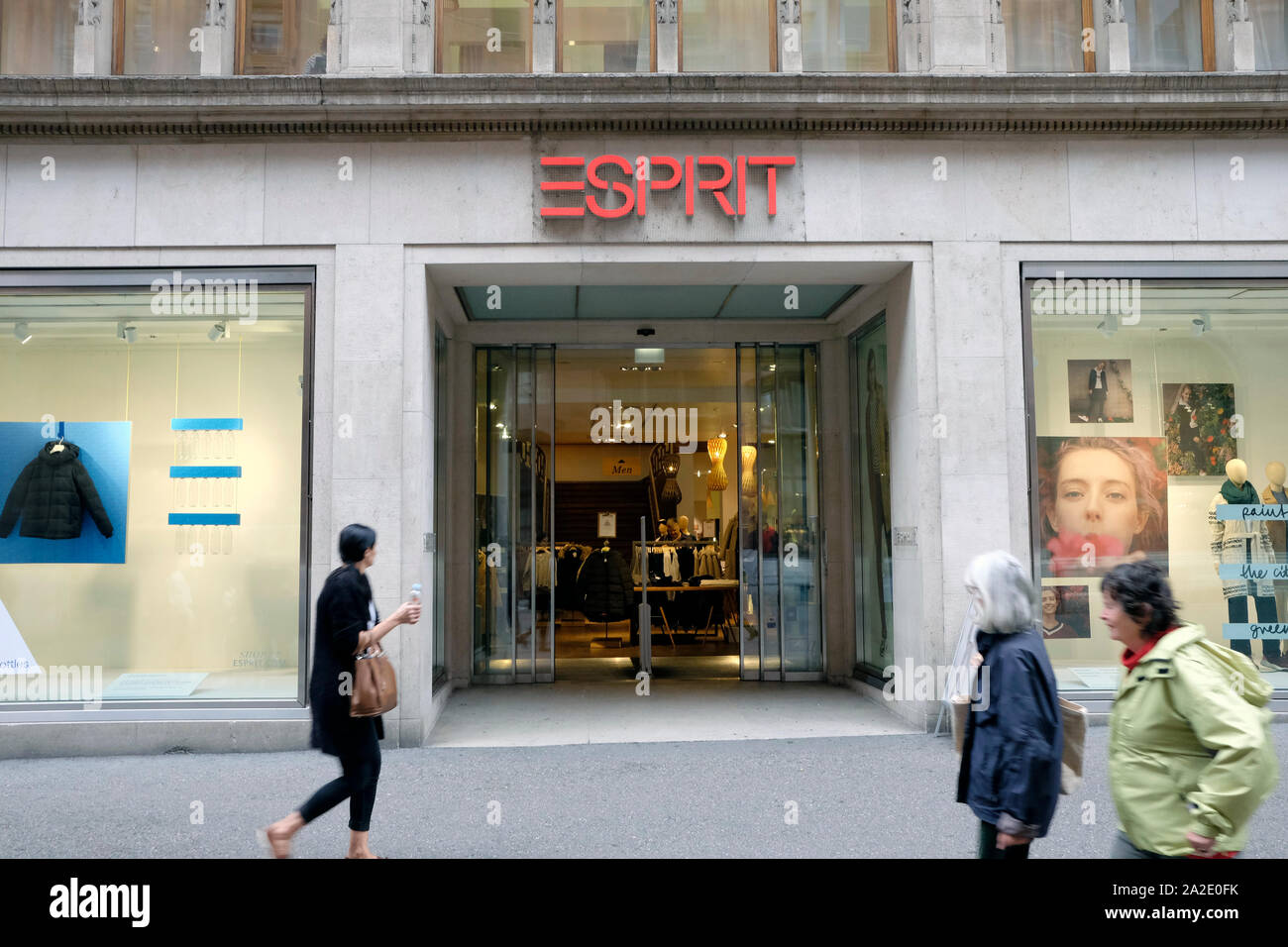 Vue d'esprit fashion store à Bâle, Suisse Banque D'Images