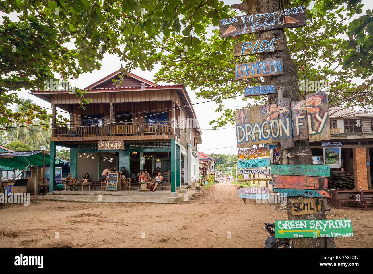 Panneaux de l'hôtel à l'entrée de koh rong samloen Banque D'Images