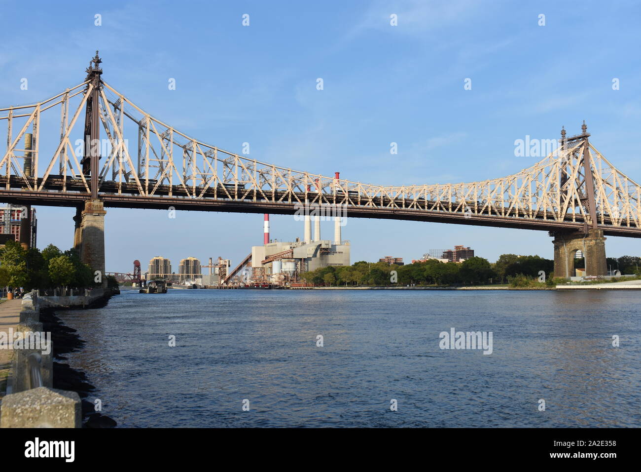 L'Ed Koch Queensboro Bridge, alias la 59e rue, pont et le Queens, Skyline Vue de New York City's Roosevelt Island. -13 Banque D'Images