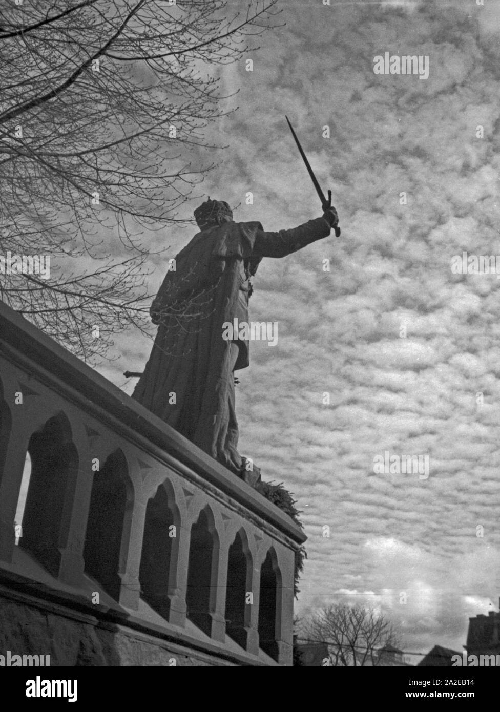 Das Denkmal Kaiser Wilhelm I. auf dem gleichnamigen Platz à Königsberg, Ostpreußen, années 30 er Jahre. Monument de l'empereur allemand Guillaume I à la place du même nom à Koenigsberg, l'Est de la Prusse, 1930. Banque D'Images