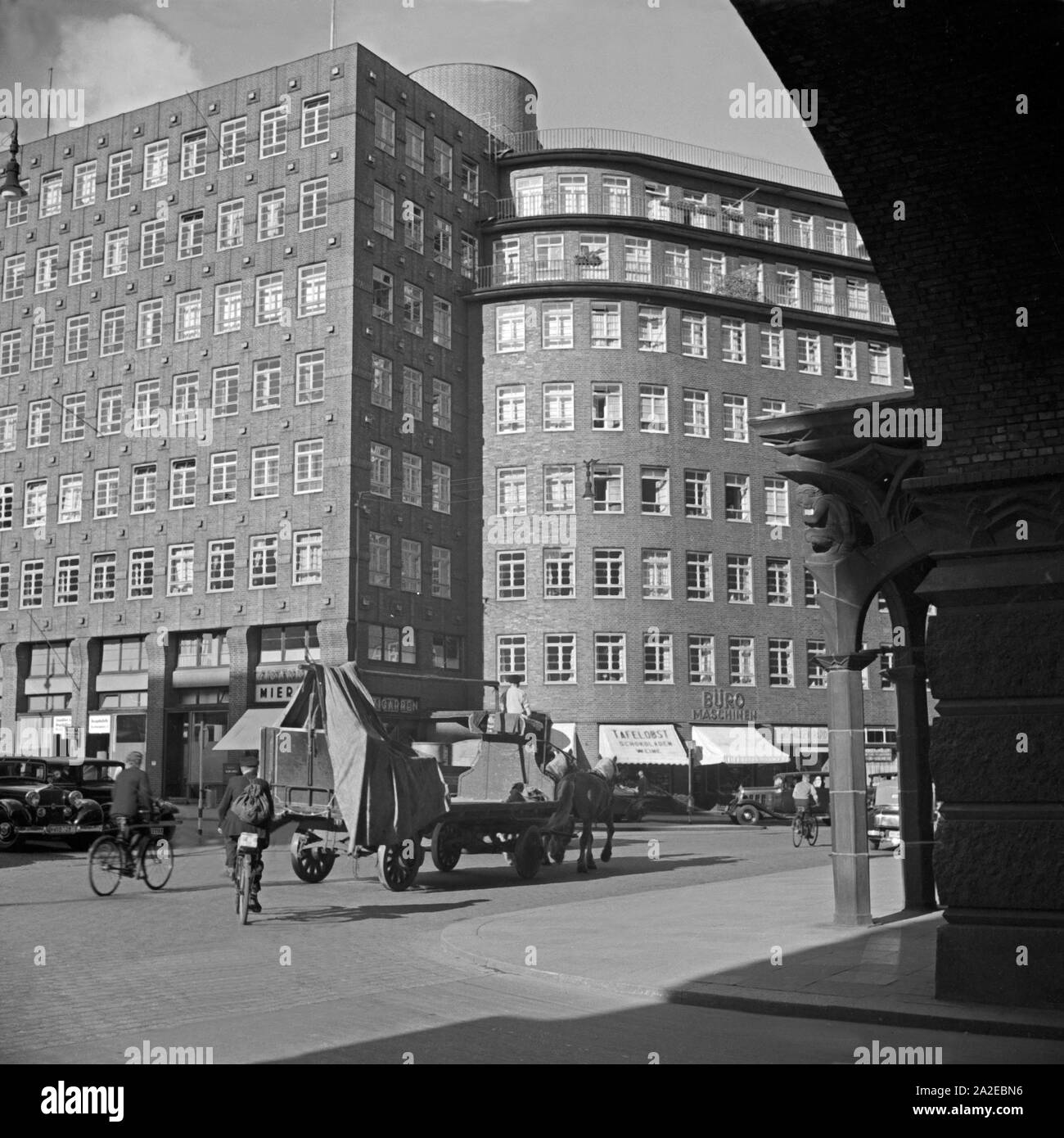 Suis Sprossenfenster Kontorhaus Sprinkenhof in der Innenstadt von Hamburg, Deutschland 1930er Jahre. Au centre-ville de Hambourg, Allemagne 1930. Banque D'Images