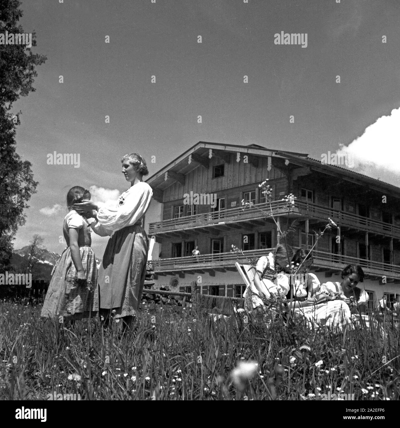 Un BdM Mädchen (in der Jugendherberge Adolf Hitler à Berchtesgaden, Deutschland 1930 er Jahre. Filles BdM séjournant à l'auberge de jeunesse d'Adolf Hitler à Berchtesgaden, Allemagne 1930. Banque D'Images