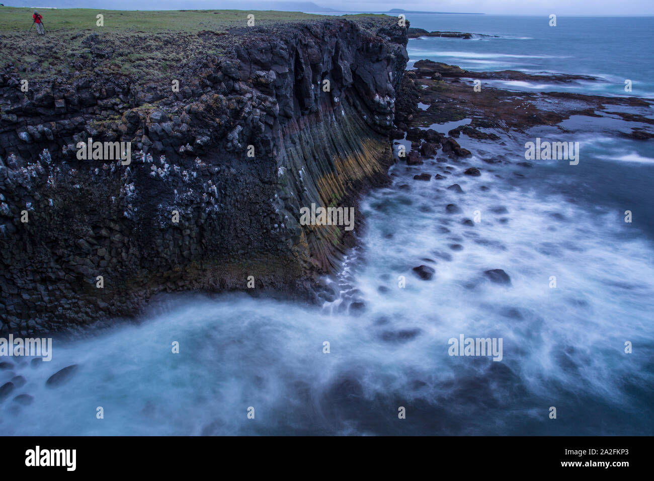Falaise rochers dans l'ouest de l'Islande, Islande, Vesturland Banque D'Images