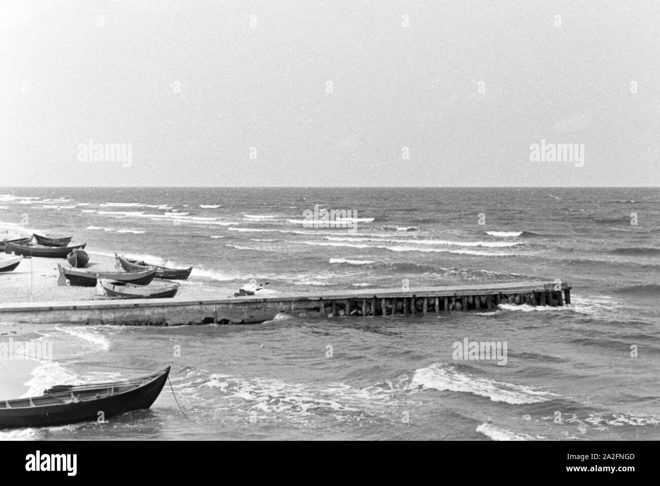 Am Strand der Ostsee, Deutschland 1930 er Jahre. À la plage de la mer Baltique, Allemagne 1930. Banque D'Images