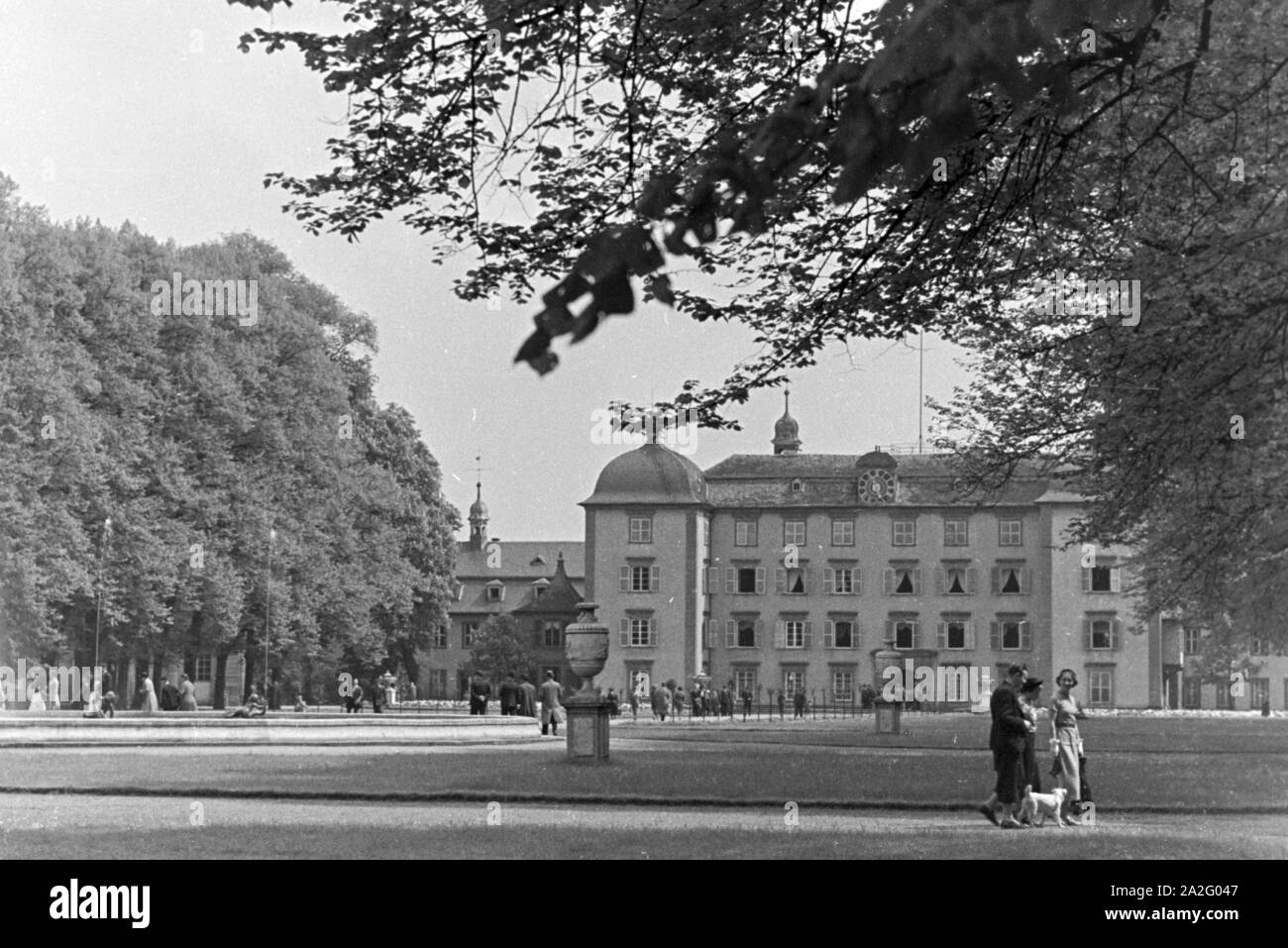 Ein Ausflug Zum Schloss Schwetzingen, Deutsches Reich 1930er Jahre. Une excursion au palais de Schwetzingen, Allemagne 1930. Banque D'Images