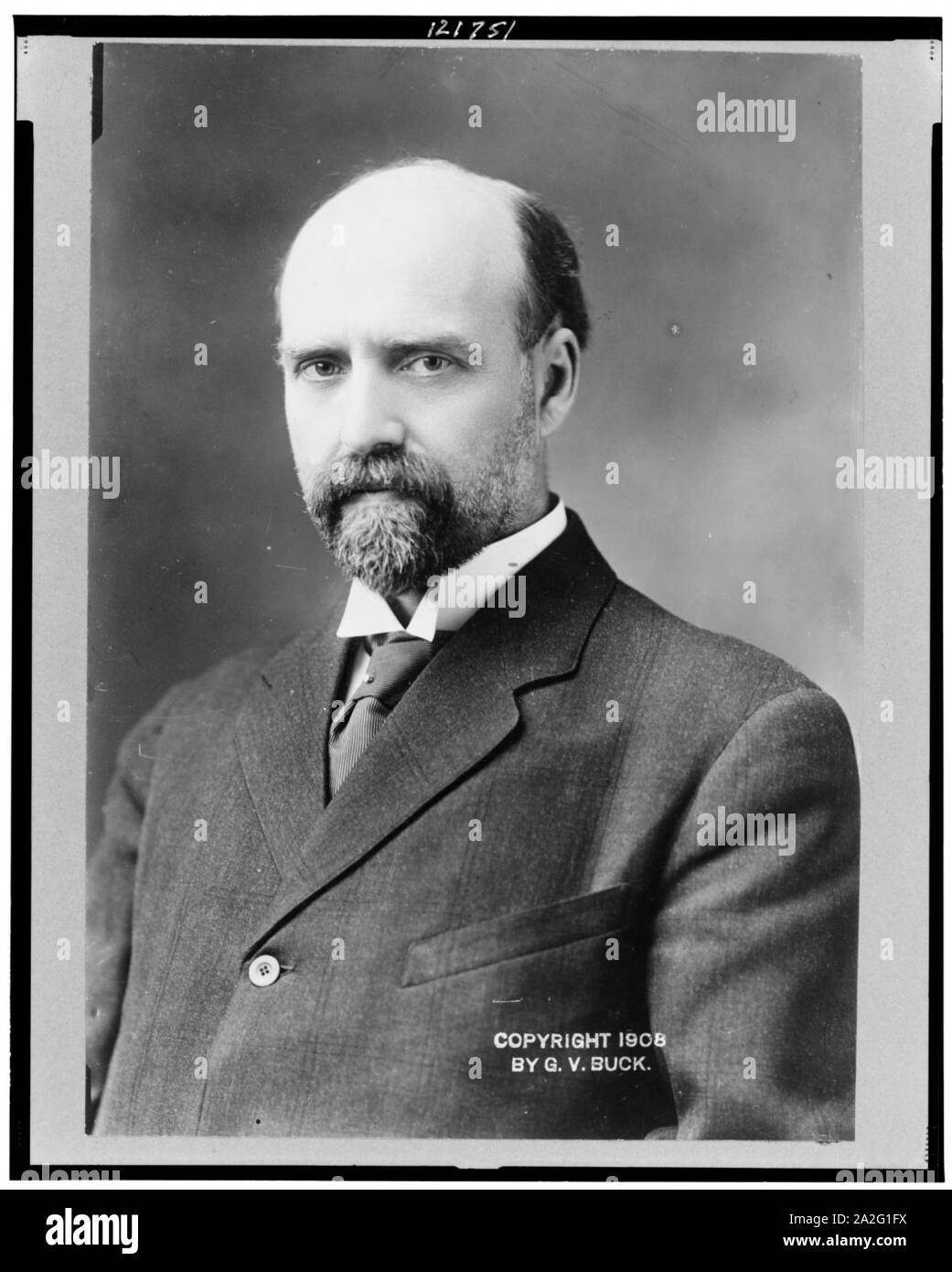 Elmer E. Brown, chancelier de l'Université de New York, la tête-et-épaules de face, portrait Banque D'Images