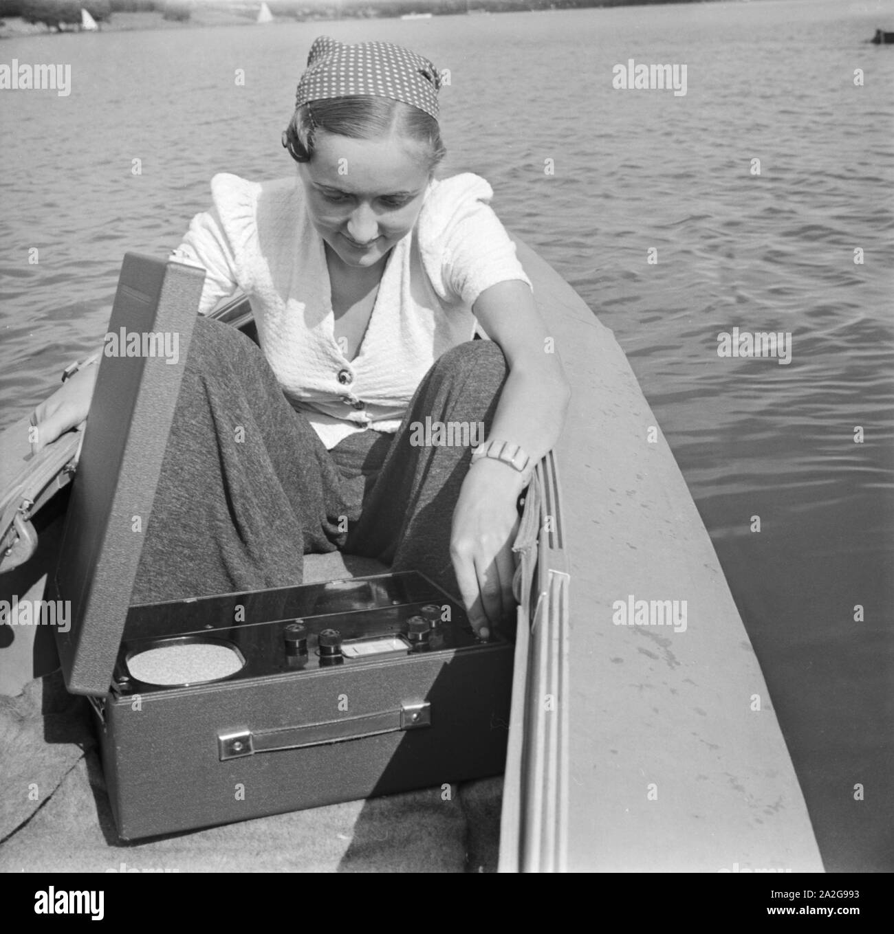 Ein Ausflug mit dem Klepper-Boot, 1930er Jahre Deutsches Reich. Une excursion avec un foldboat, Allemagne 1930. Banque D'Images