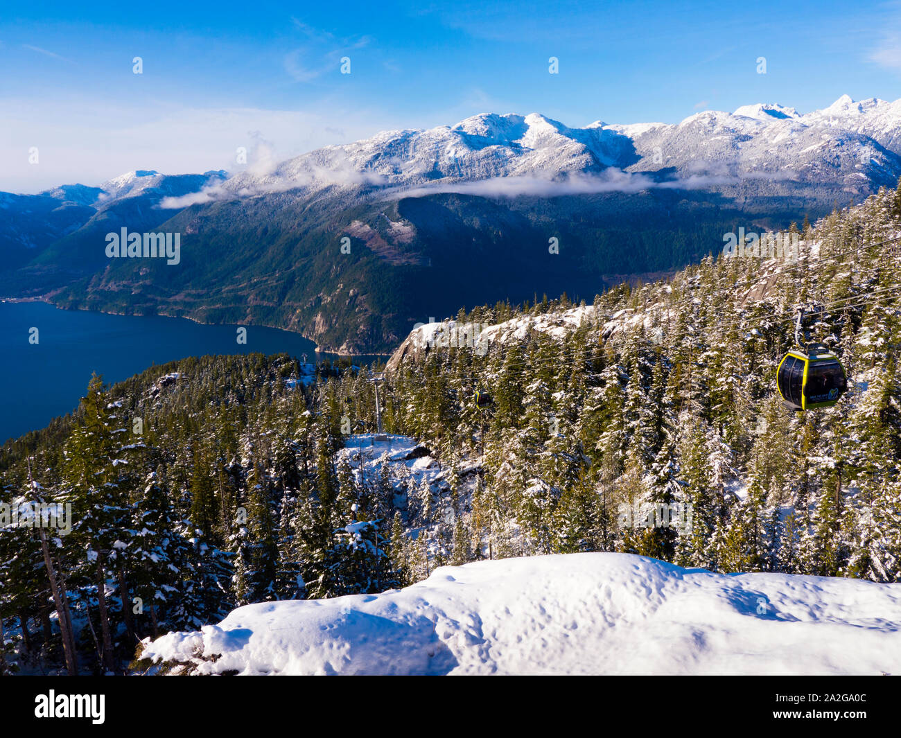 Avis de Howe Sound à partir de la télécabine de la mer au ciel surplombent, Squamish, BC Banque D'Images