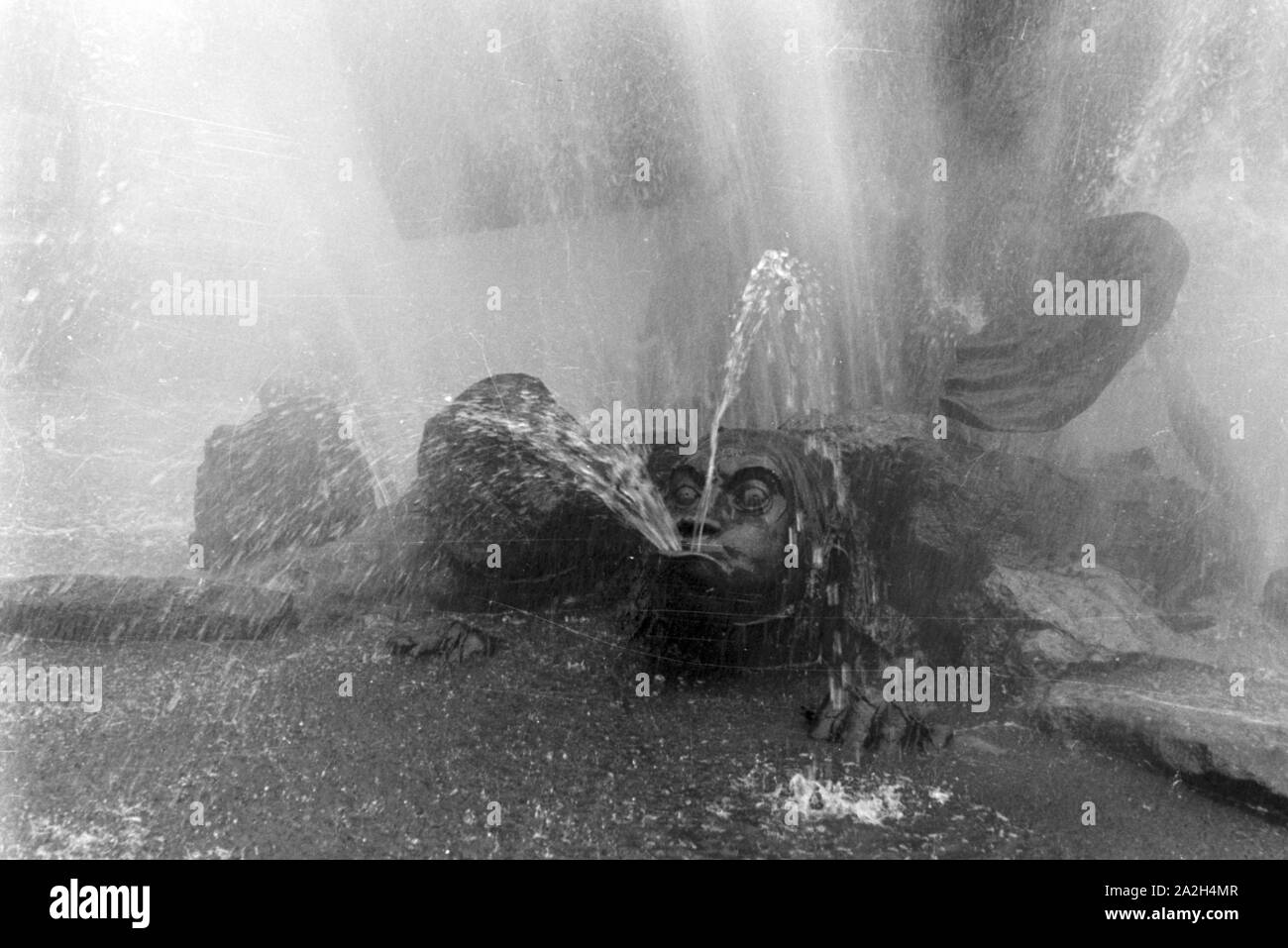Springbrunnenfigur à Brême, Deutschland 1930 er Jahre. Sculptur à une fontaine à Brême, Allemagne 1930. Banque D'Images