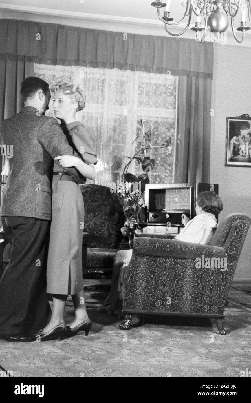 Radio sorgt für das Tanzmusik, Deutschland 1930 er Jahre. radio apporte de la musique pour danser, Allemagne 1930. Banque D'Images