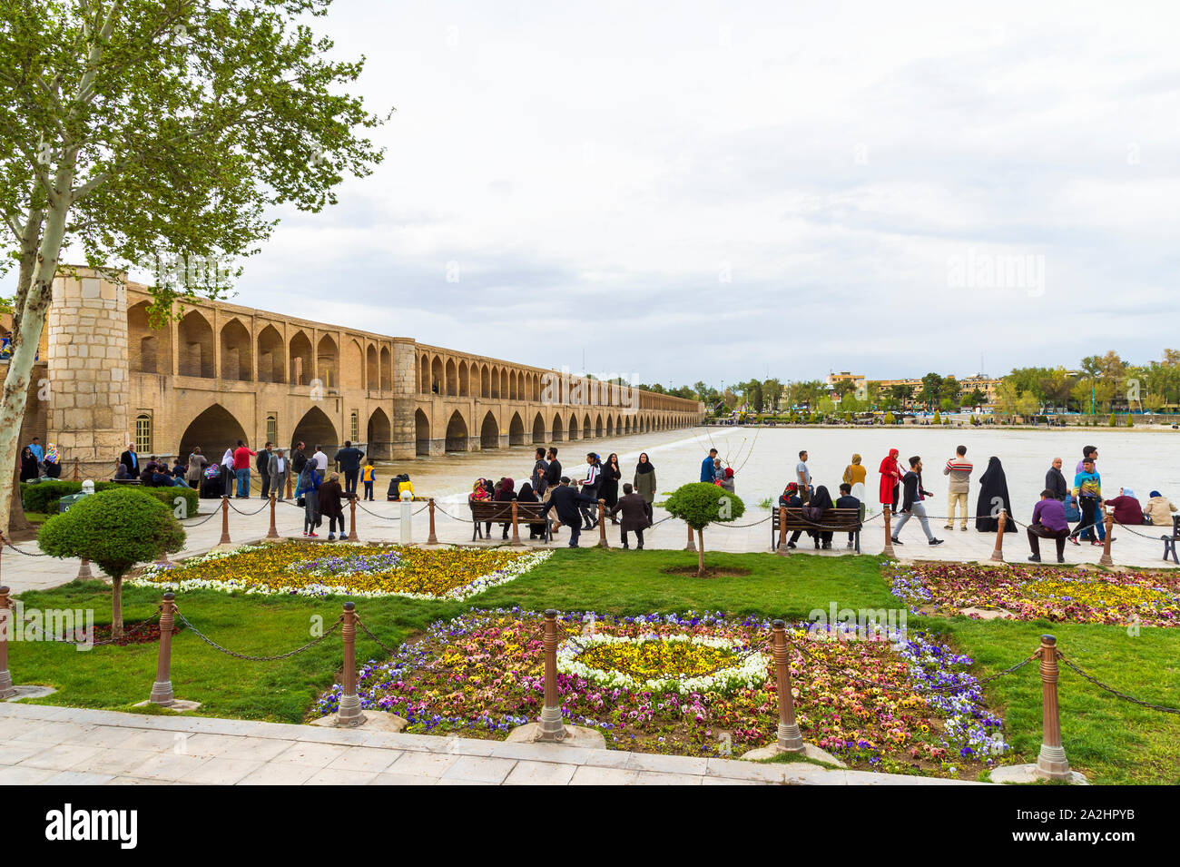 Si-o Se pont Allahverdi Khan Pol ou pont sur la rivière Zayanderud, Ispahan, Iran Banque D'Images
