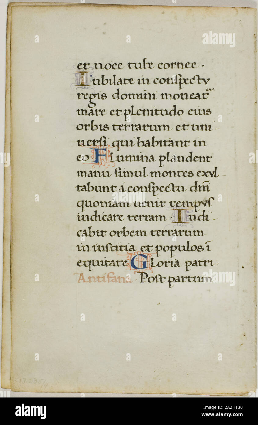 Manuscrit enluminé Leaf, ch. 1450, l'italien, l'Italie, la coupe avec petit manuscrit romain lettre inscriptions en noir et brun foncé, tempera Encre et feuille d'or, décorations et lettres illuminées en rouge et de la lavande, des encres sur papier vélin, 147 x 94 mm Banque D'Images